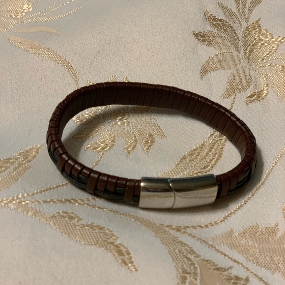 Men’s Genuine Leather popular Bracelet HOST PICK - Picture 7 of 10